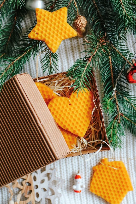 Přírodní voskové vánoční ozdůbky