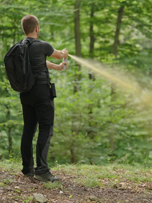Sprej na medvědy SABRE Frontiersman MAX + puzdro